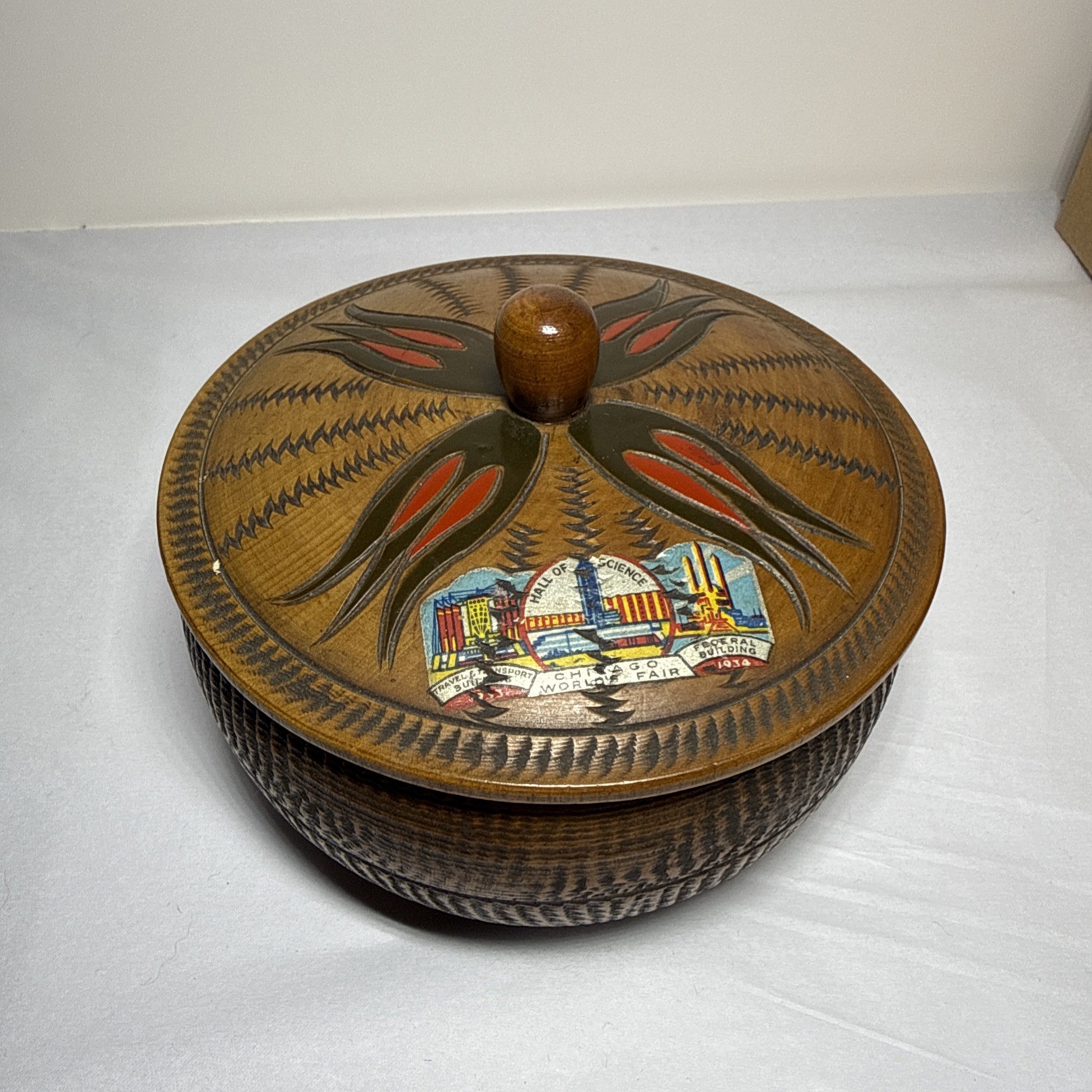 1933-1934 Hall of Science CHICAGO WORLD\'S FAIR Hand Carved Vanity Box