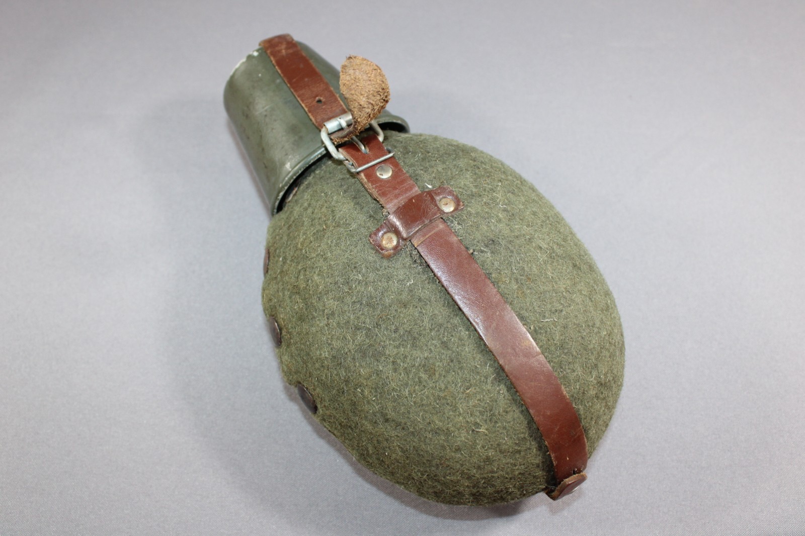 DDR NVA East German Army VERY EARLY Canteen with Wool Cover WWII Style