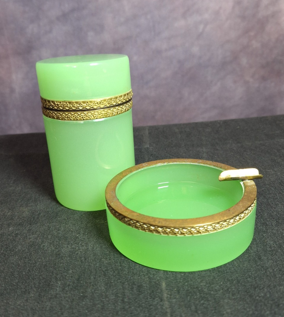 VTG 2 PIECE Heavy GREEN GLASS Brass Edge SMOKING SET - Ashtray is Uranium Glass