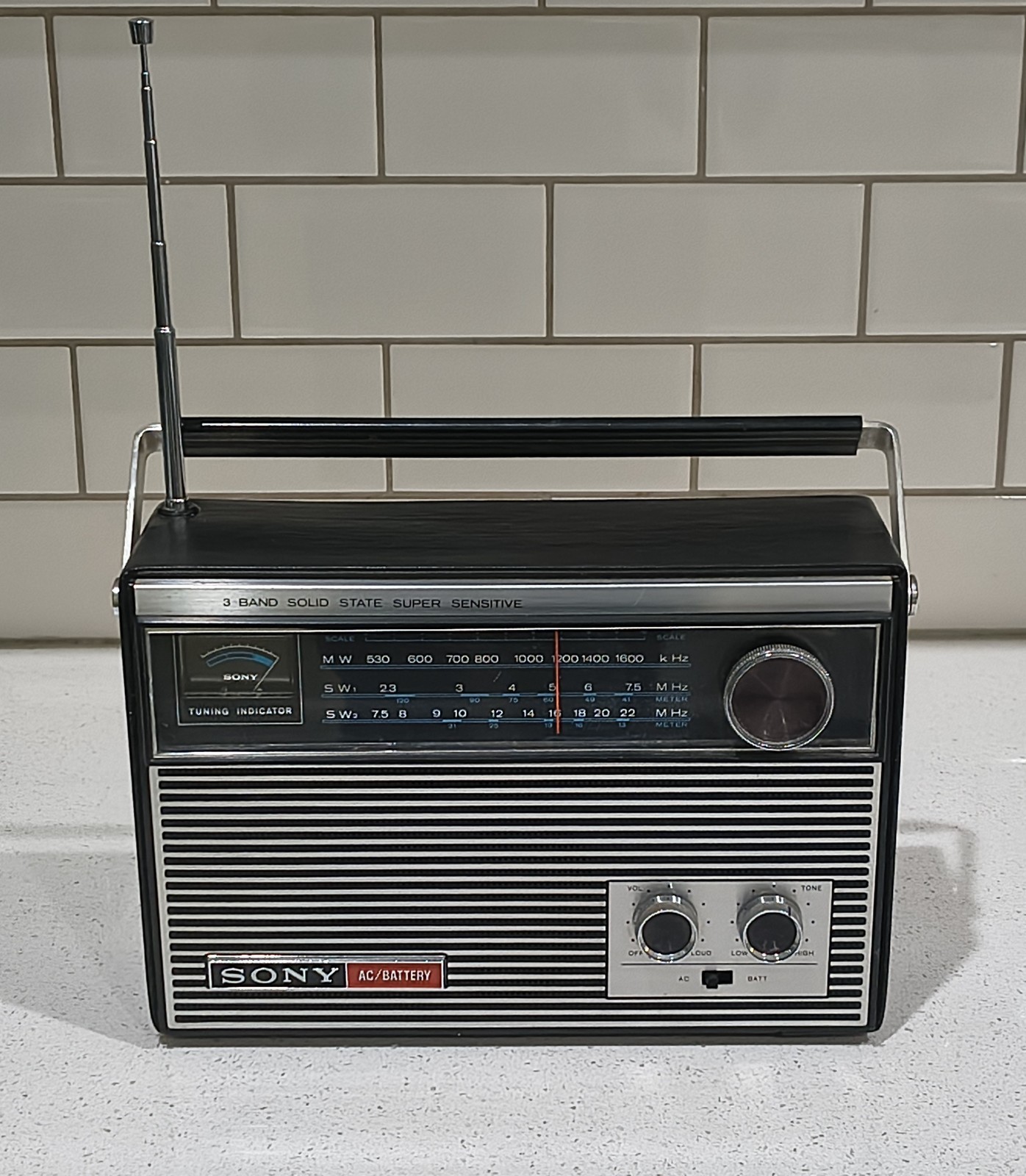 ​Vintage Sony 7R-55 3 Band MW SW Shortwave Transistor Radio Solid State - TESTED