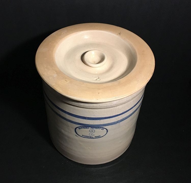 Mid Century Crockery pot. Still works Sauerkraut   Hearty 2 gallon. Mashall.