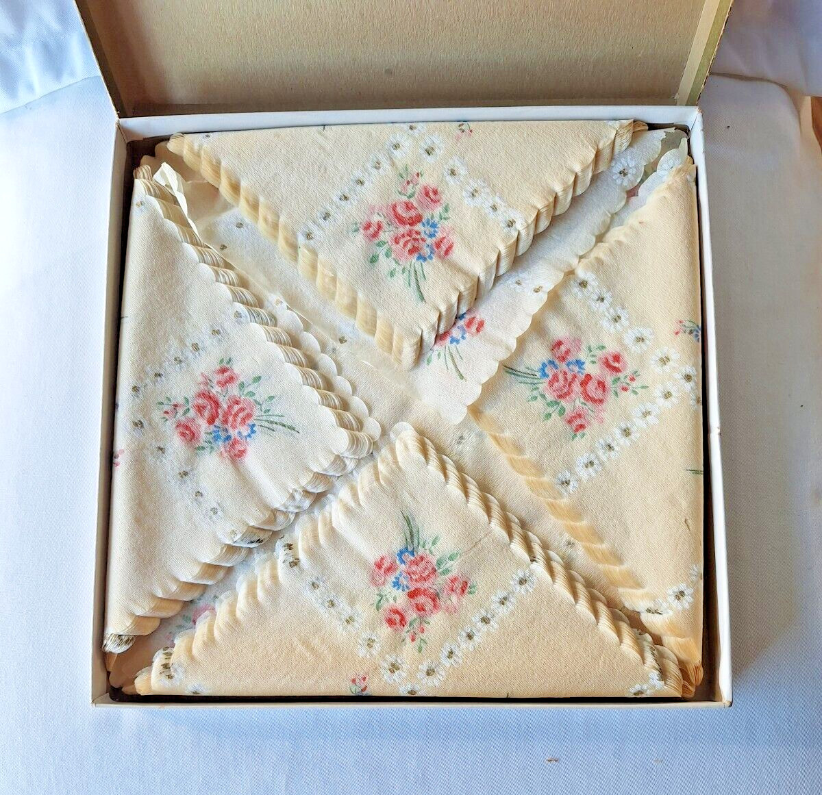 16 PC Vtg Paper Napkin Square Doily Lace Floral tissue Craft with vtg box 13