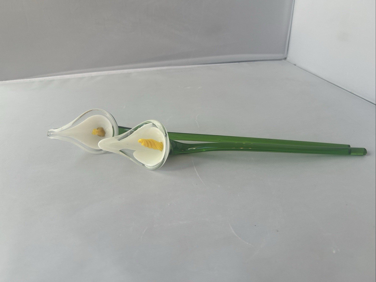 Pair Murano Style Hand Blown Art Glass Calla Lily Flowers Green White 13” 11”