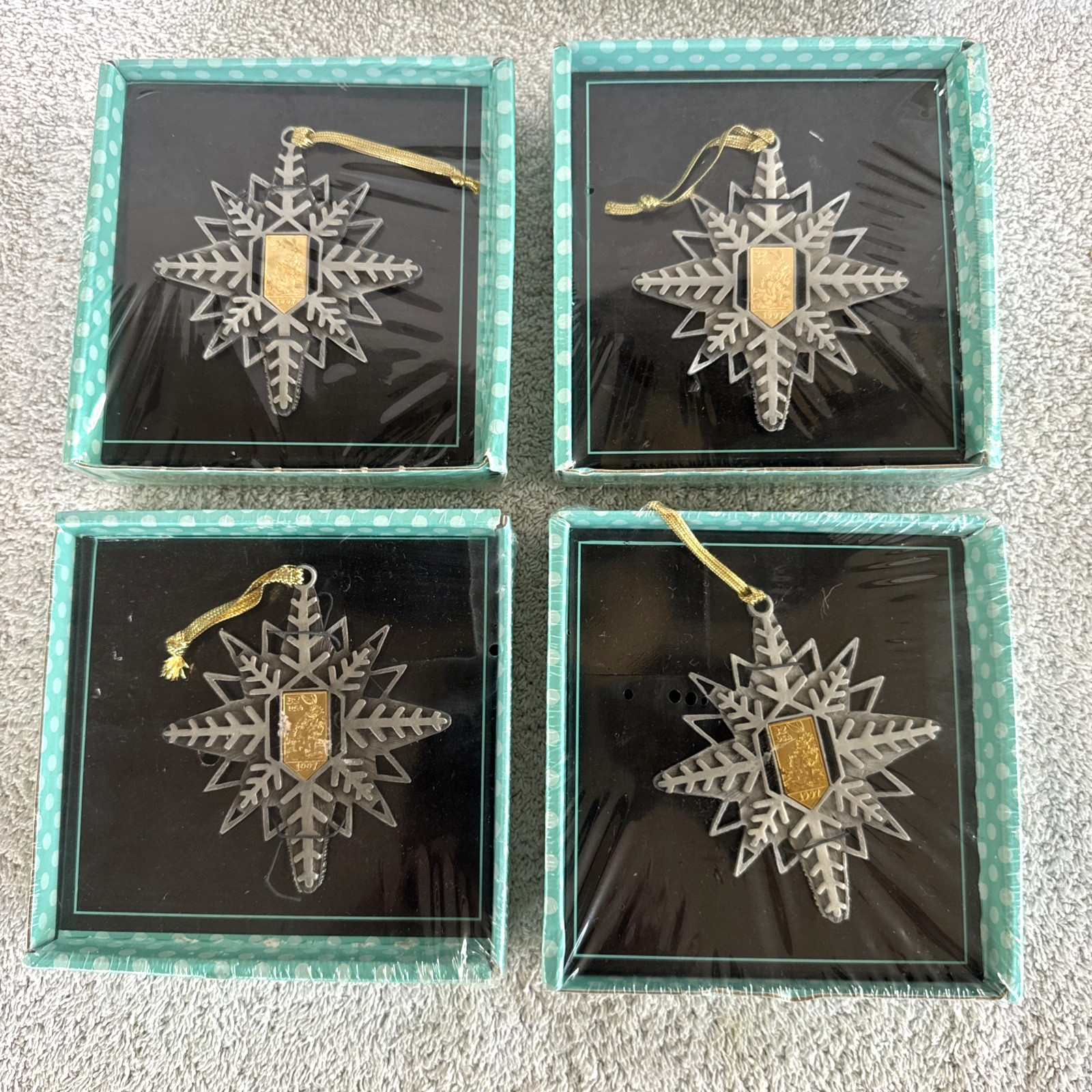 4-VTG Christmas Ornaments Bugs Bunny USPS Looney Tunes Pewter Snowflake 1997