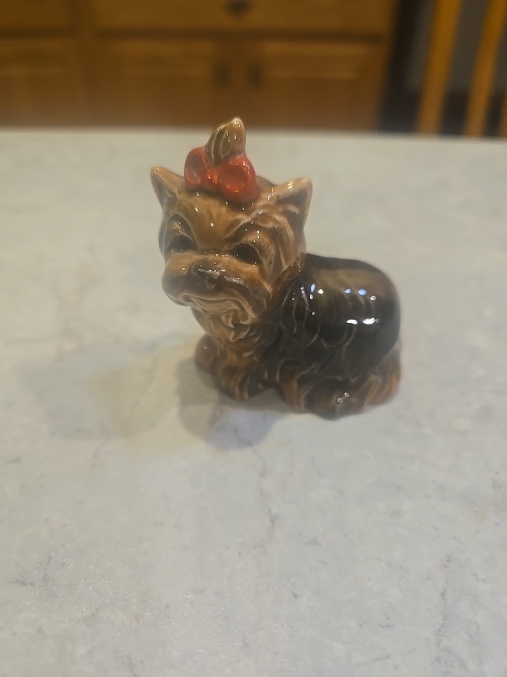 Yorkshire Terrier Figurine Statue Red Bow, vintage Gobel vintage retired WGerman