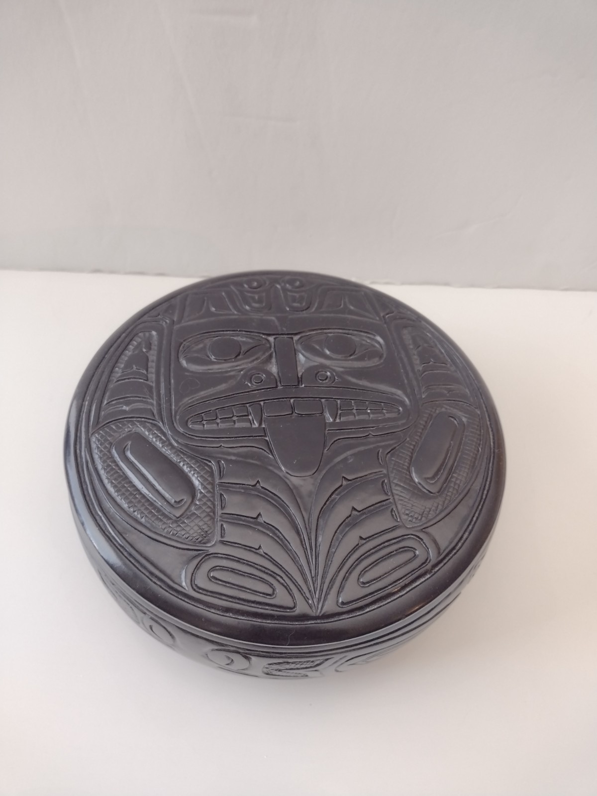 Vintage Pearlite Canada Haida Bear Round Trinket Box Red Felt Liner 6