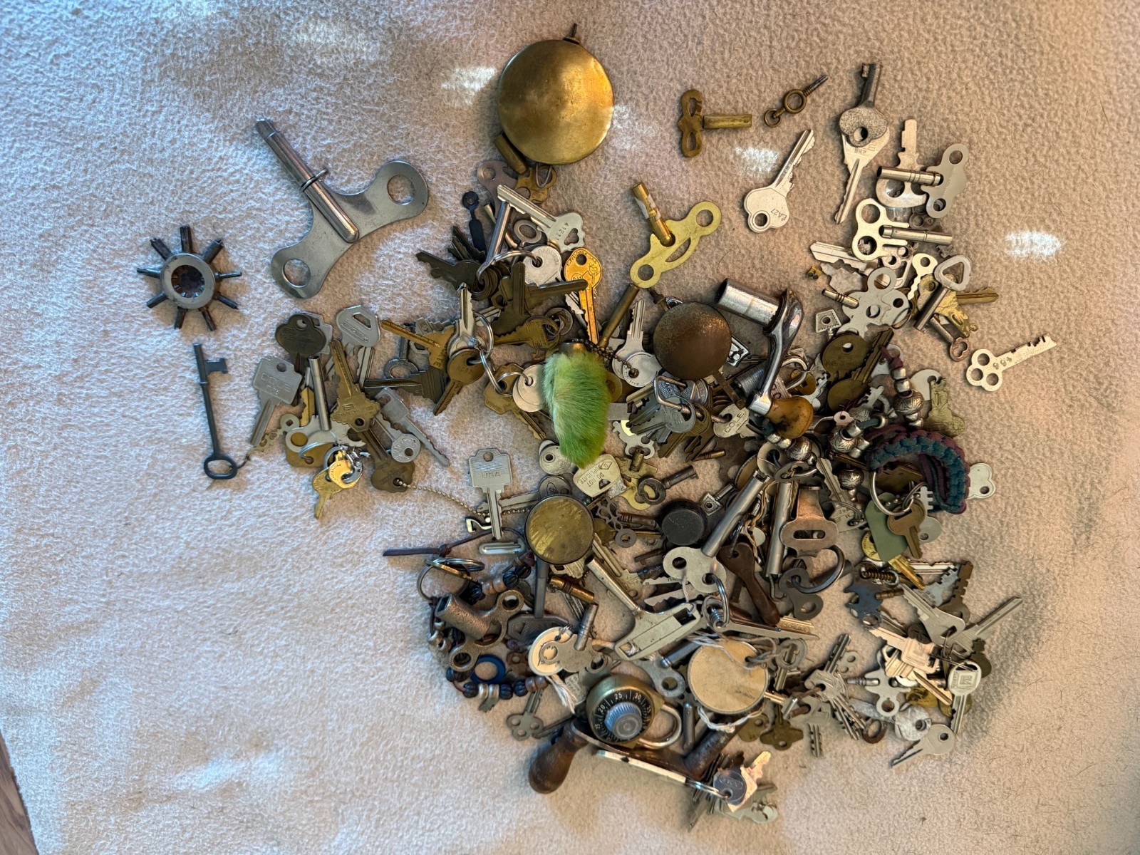 HUGE Vintage Antique Key Lot - Skeleton Clock Winding Pocket Watch Star Winder