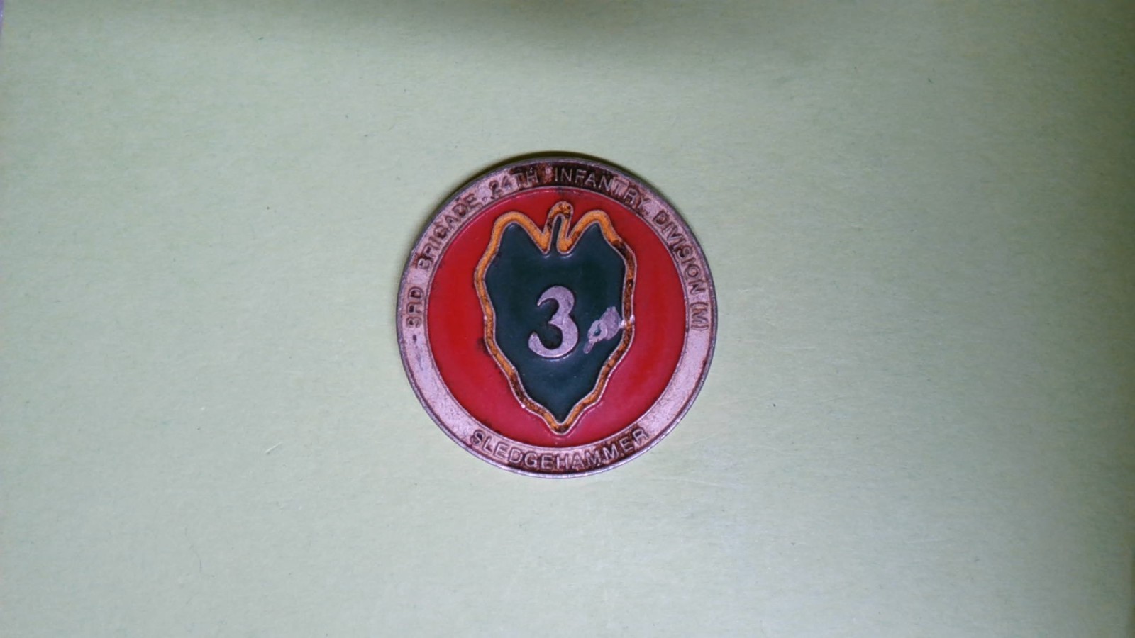 CHALLENGE COIN MUCH OLDER 3RD BRIGADE 24TH INFANTRY DIVISION SLEDGEHAMMER