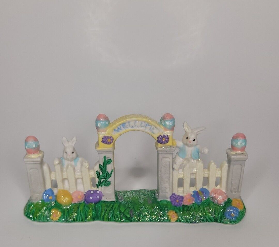 Hoppy Hollow Easter Village Welcome Gate 2003 Bunny Rabbits