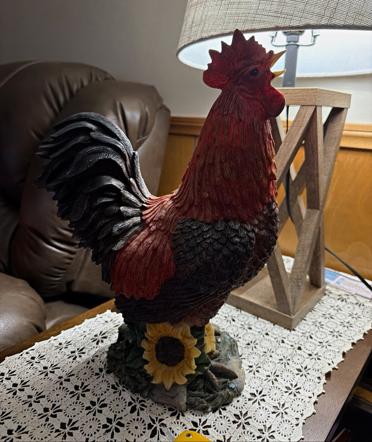 Rooster Chicken Resin Figurine Statue with Sunflower Base Decorative Decor