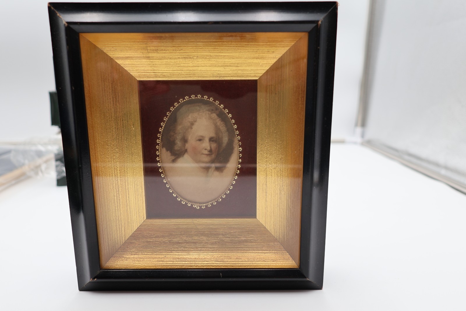 MARTHA WASHINGTON PORTRAIT FRAMED GOLD BLACK TRIM C&A RICHARDS ART DECO
