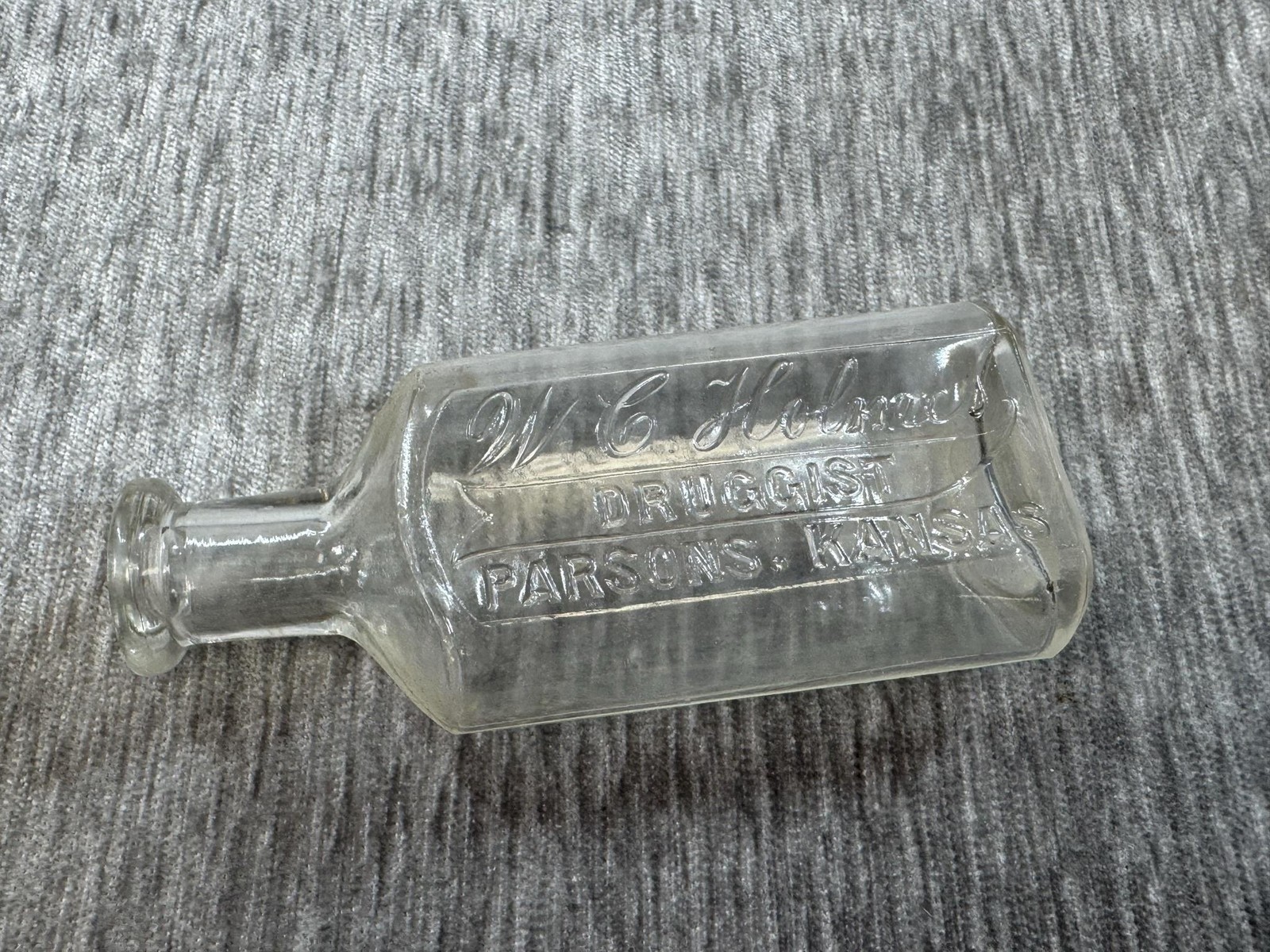 Vintage W C Holmes Druggist Medicine Bottle Parsons Kansas Clear Glass Embossed