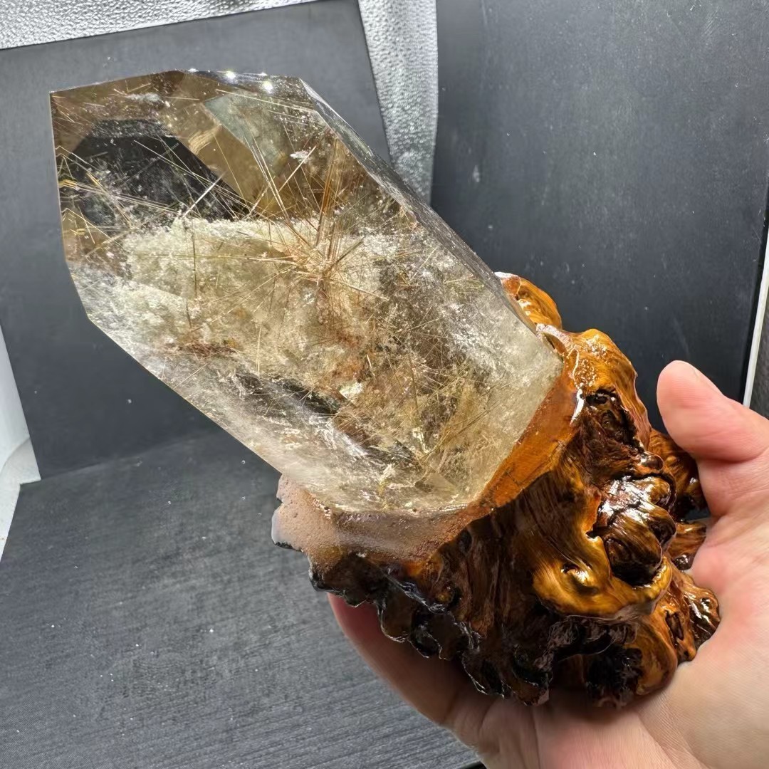 A++820G Natural Rutilated Quartz Obelisk Crystals Energy Tower Point Wand+stand