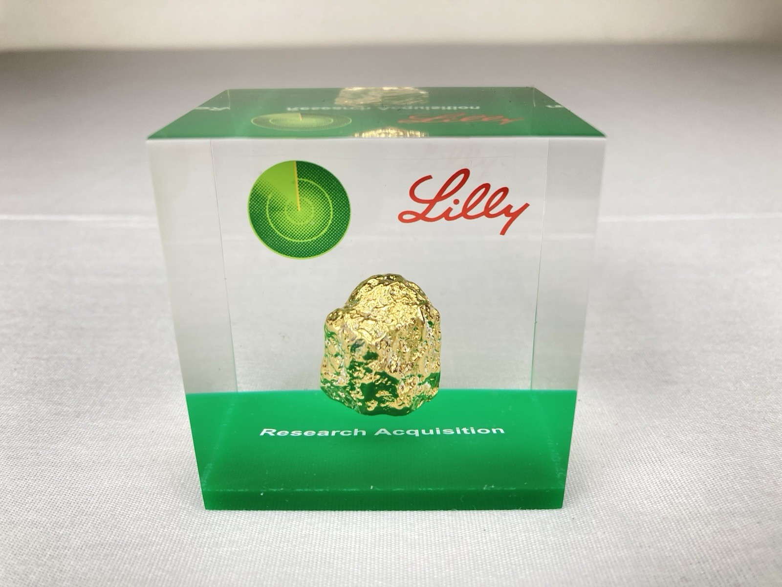 VINTAGE ELI LILLY RESEARCH ACQUISITION PAPERWEIGHT MEDICAL AWARD ADVERTISING VGC