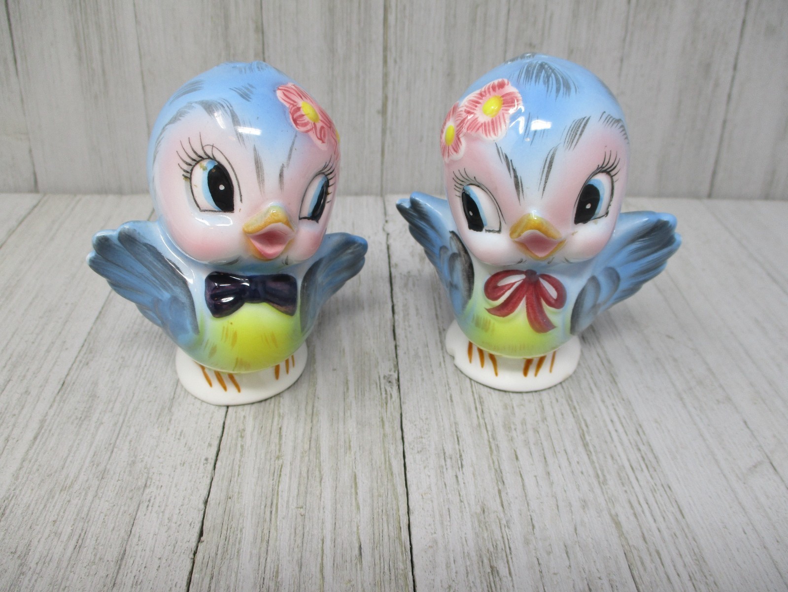 Vintage Lefton 1950s Bluebird Salt & Pepper Shakers Geo Z Lefton #282 Small Chip Vintage Lefton 1950s Bluebird Salt & Pepper Shakers Geo Z Lefton #282 Small Chip