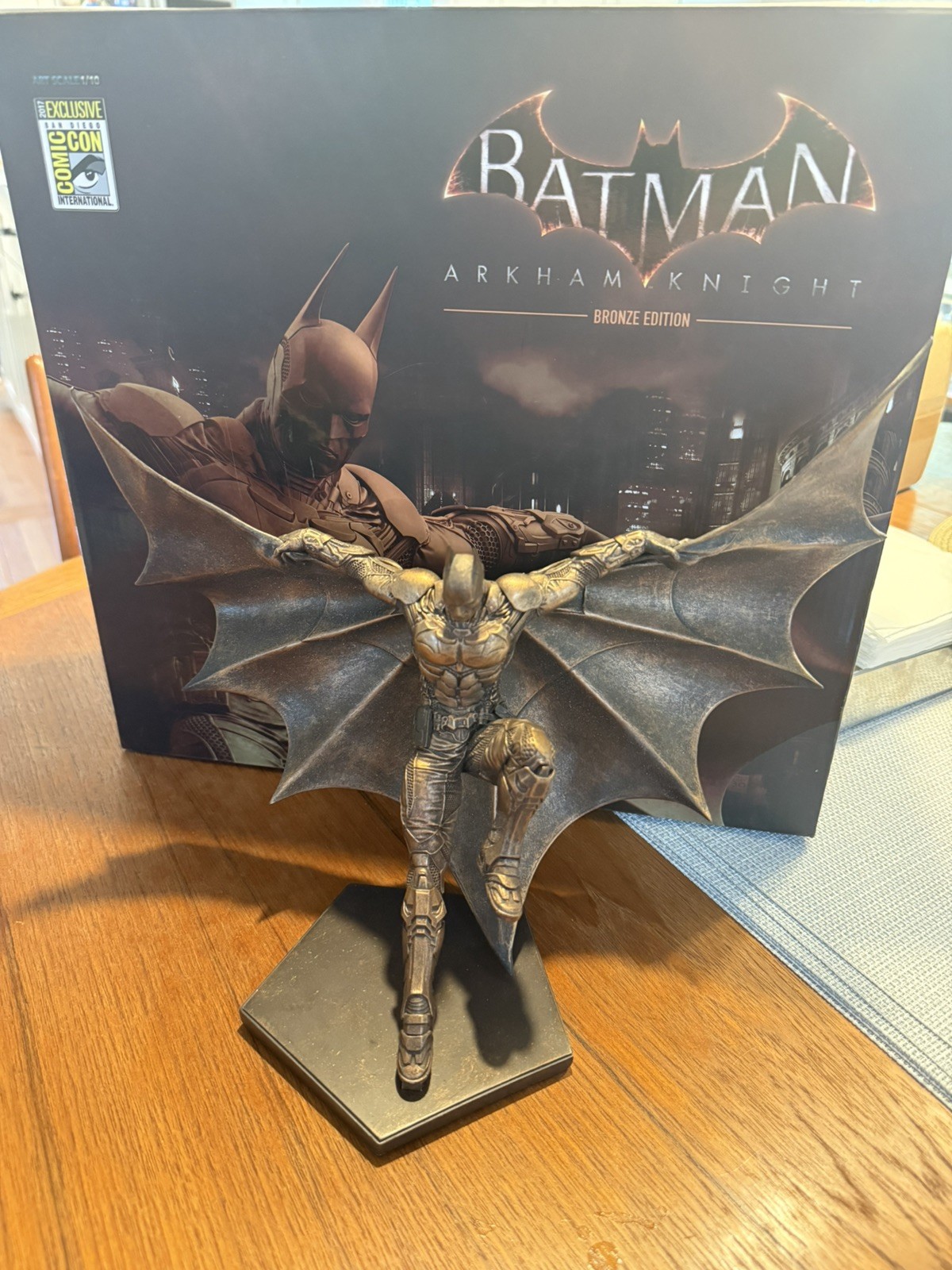 2017 SDCC Iron Studios Batman Arkham Knight 1/10th Art Scale Figure Opened Box