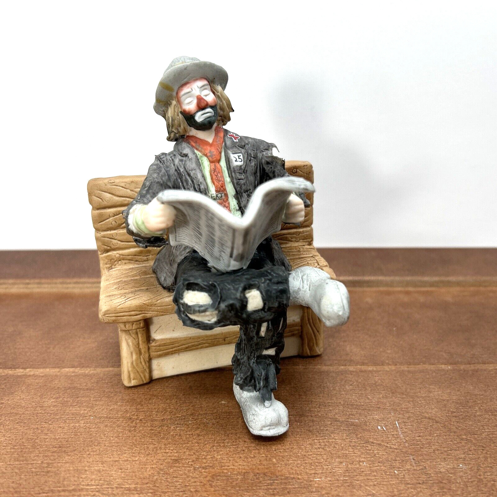 Emmett Kelly Jr. Flambro Clown Figurine Reading Newspaper Park Bench Vintage