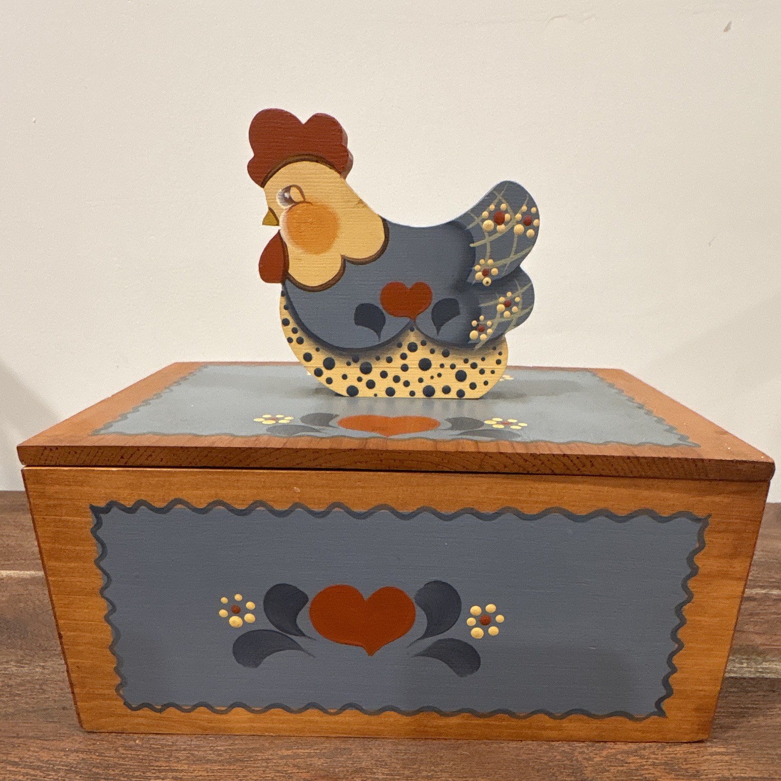 Rare: Vintage Chicken Hen Recipe Box Holder Cottagecore Grannycore Country