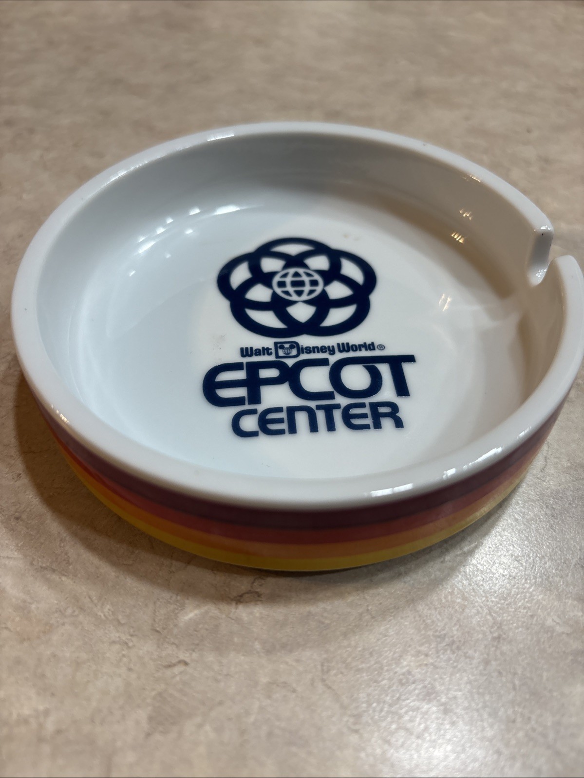 WALT DISNEY WORLD EPCOT CENTER RAINBOW ASHTRAY MADE IN JAPAN VINTAGE NOSTALGIA