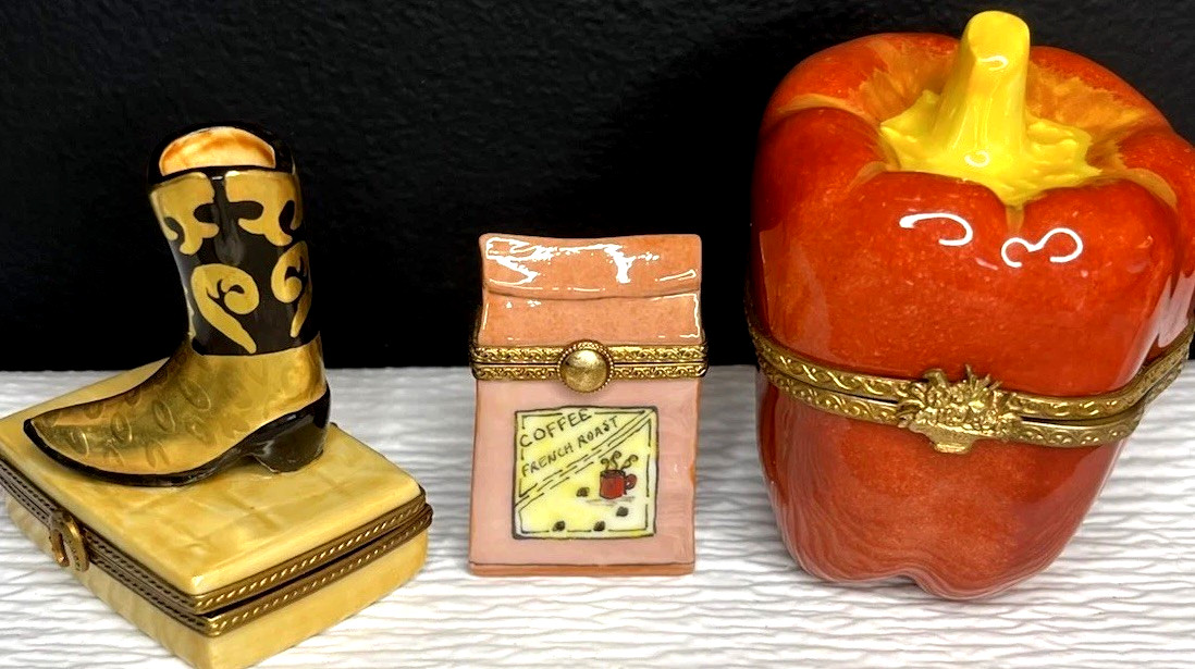 3 Unique Limoges Trinket Boxes Peint Main PEPPER COFFEE SACK COWBOY BOOT France 3 Unique Limoges Trinket Boxes Peint Main PEPPER COFFEE SACK COWBOY BOOT France