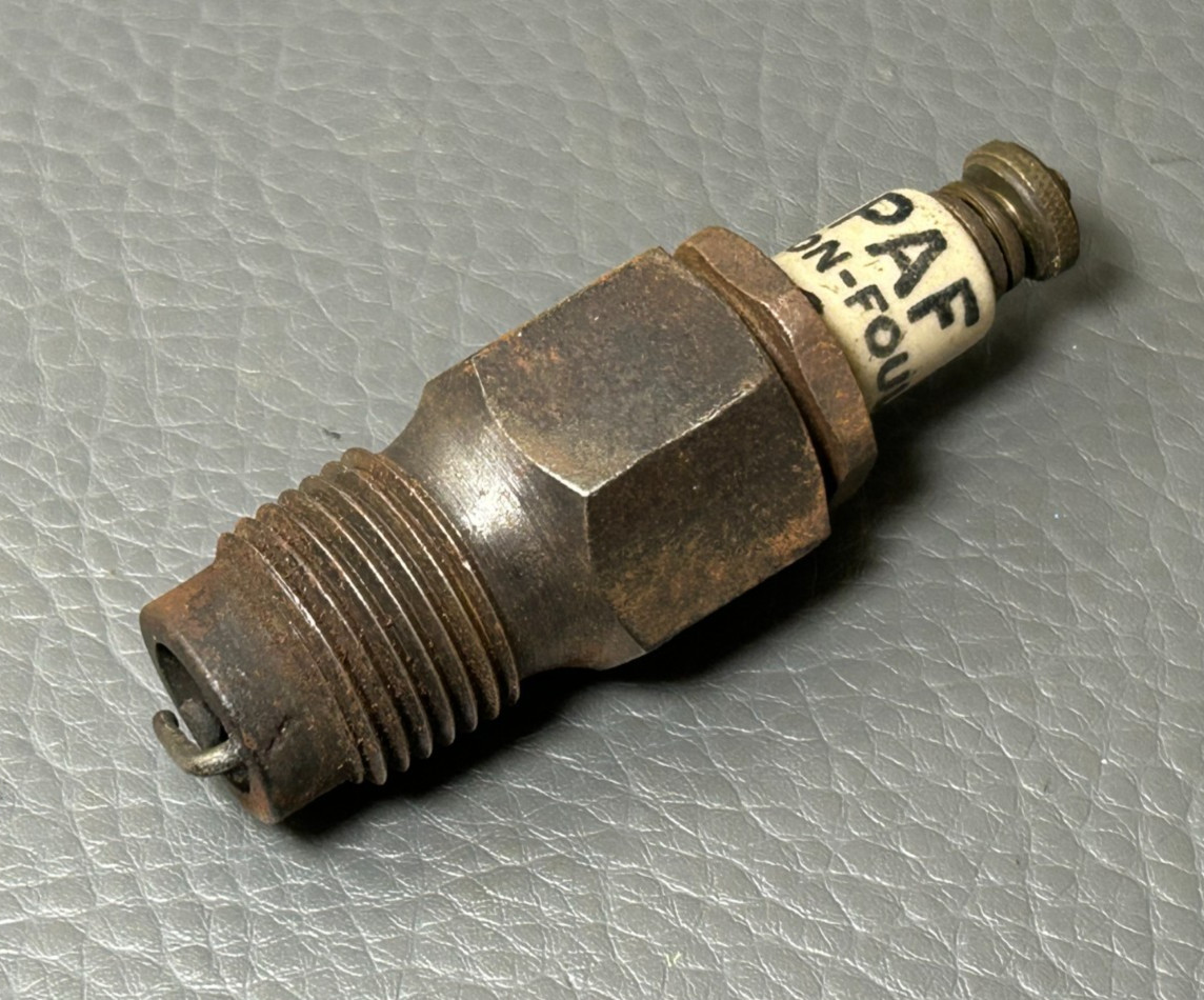 VINTAGE P A F  non foul  SPARK PLUG  no box