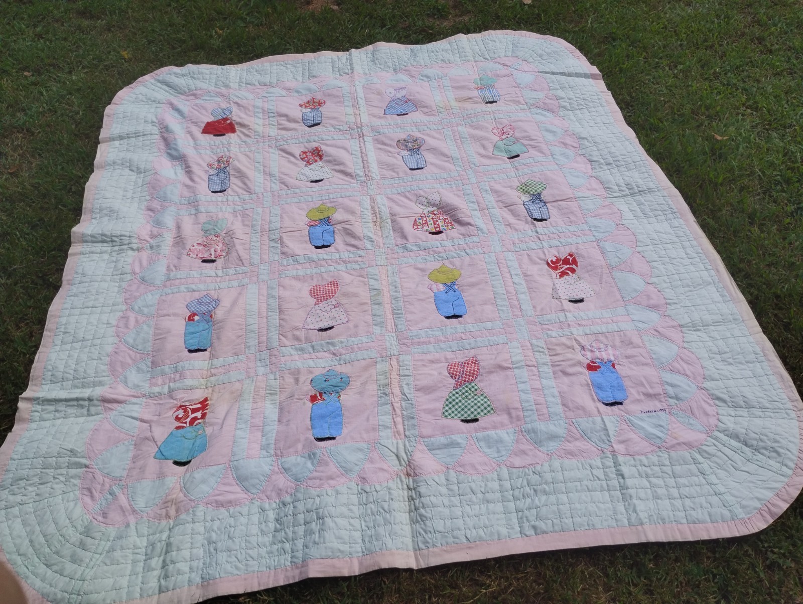 Vintage Pink & White Pinwheel Quilt 80x83 Handmade Quilt. Good Condition For Age