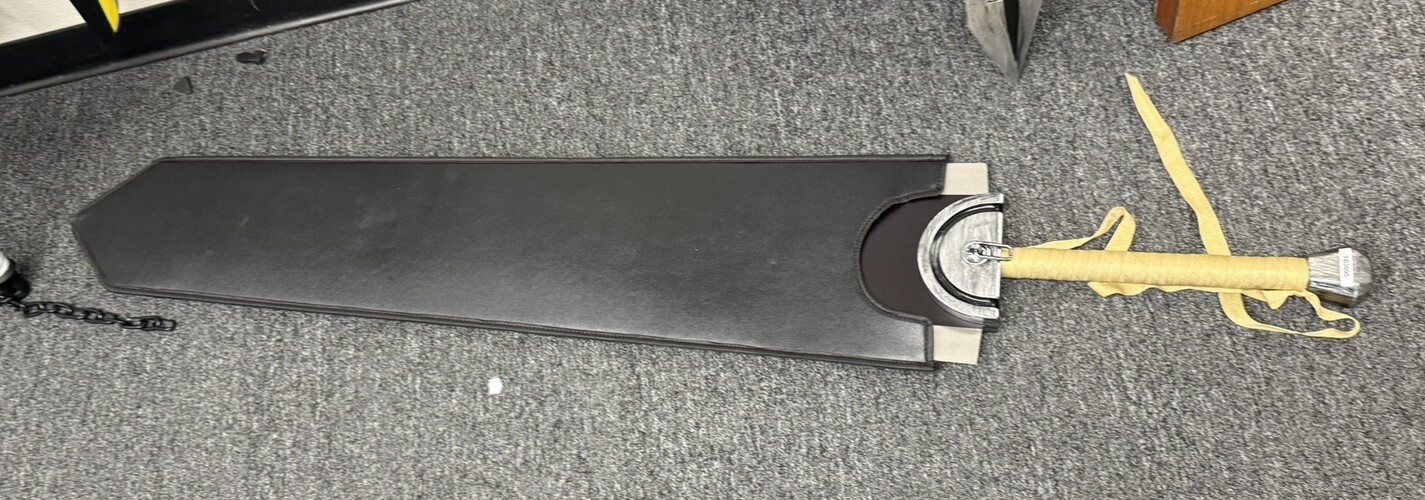 Gut Dragon Slayer Berserk Sword 1:1 Metal Sword Stainless Steels61”