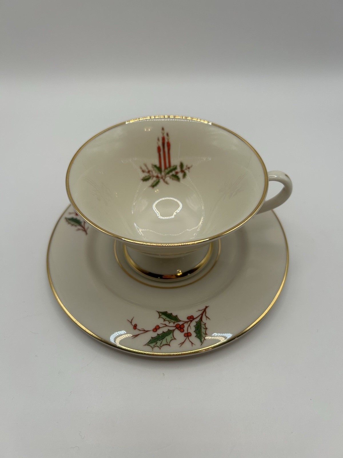 Fine Arts Christmas Candles Holly Footed Cup Saucer Teacup Gold Rim Berry