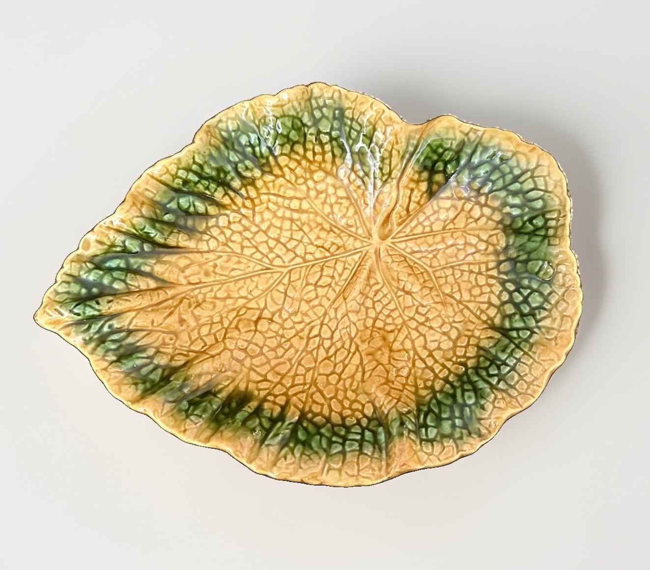 Vintage Italian Majolica Pottery Autumn Tones Leaf Dish Fine Italy Vintage Italian Majolica Pottery Autumn Tones Leaf Dish Fine Italy