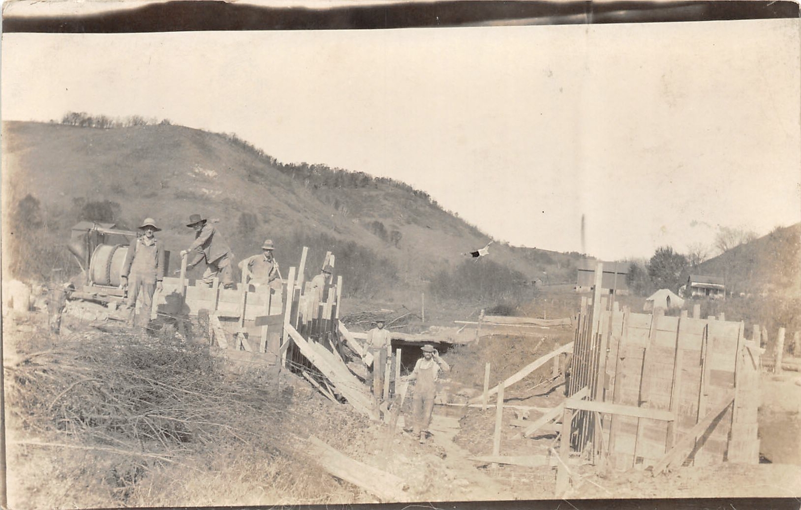 G68/ Occupational RPPC Postcard c1910 Construction Crew Building 18