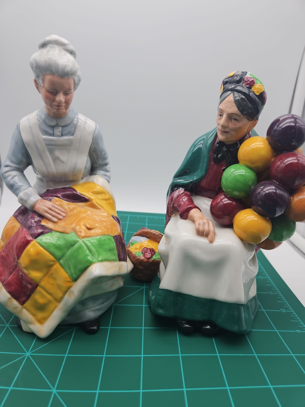 Vintage Royal Doulton Figurine Balloon Seller Eventide HN2814 Bone China England