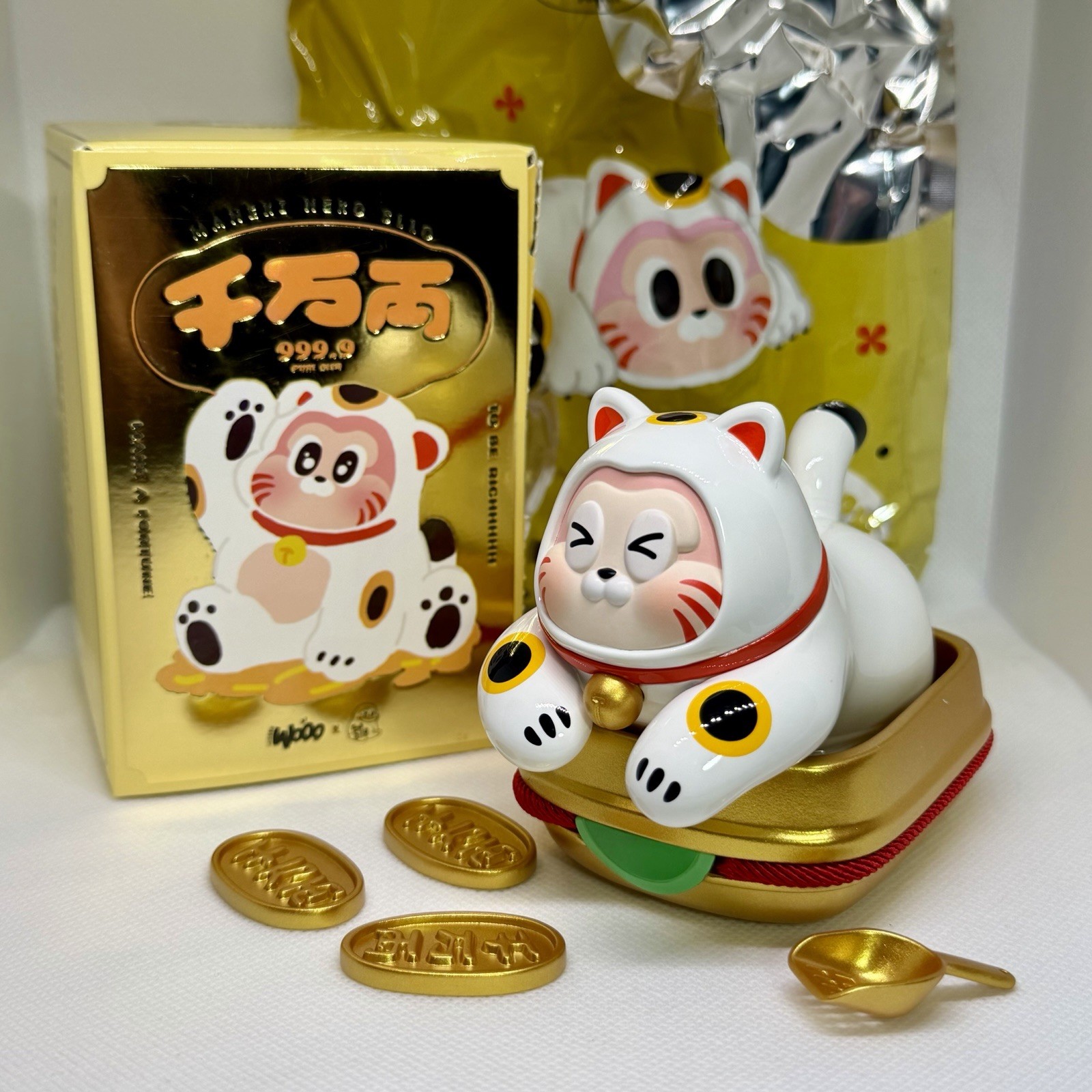 The SLLO x Hidden WOOO Maneki Neko Series Lucky Cat - HIDDEN CHASE Secret Figure