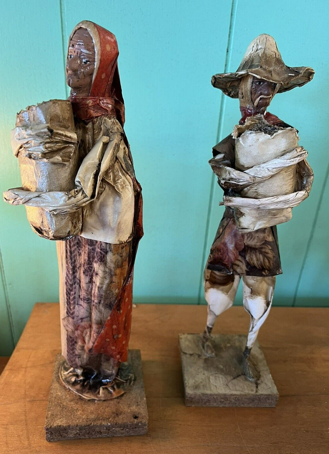 FOLK ART HANDMADE PAPER MACHE FIGURINE OF MAN AND WOMAN