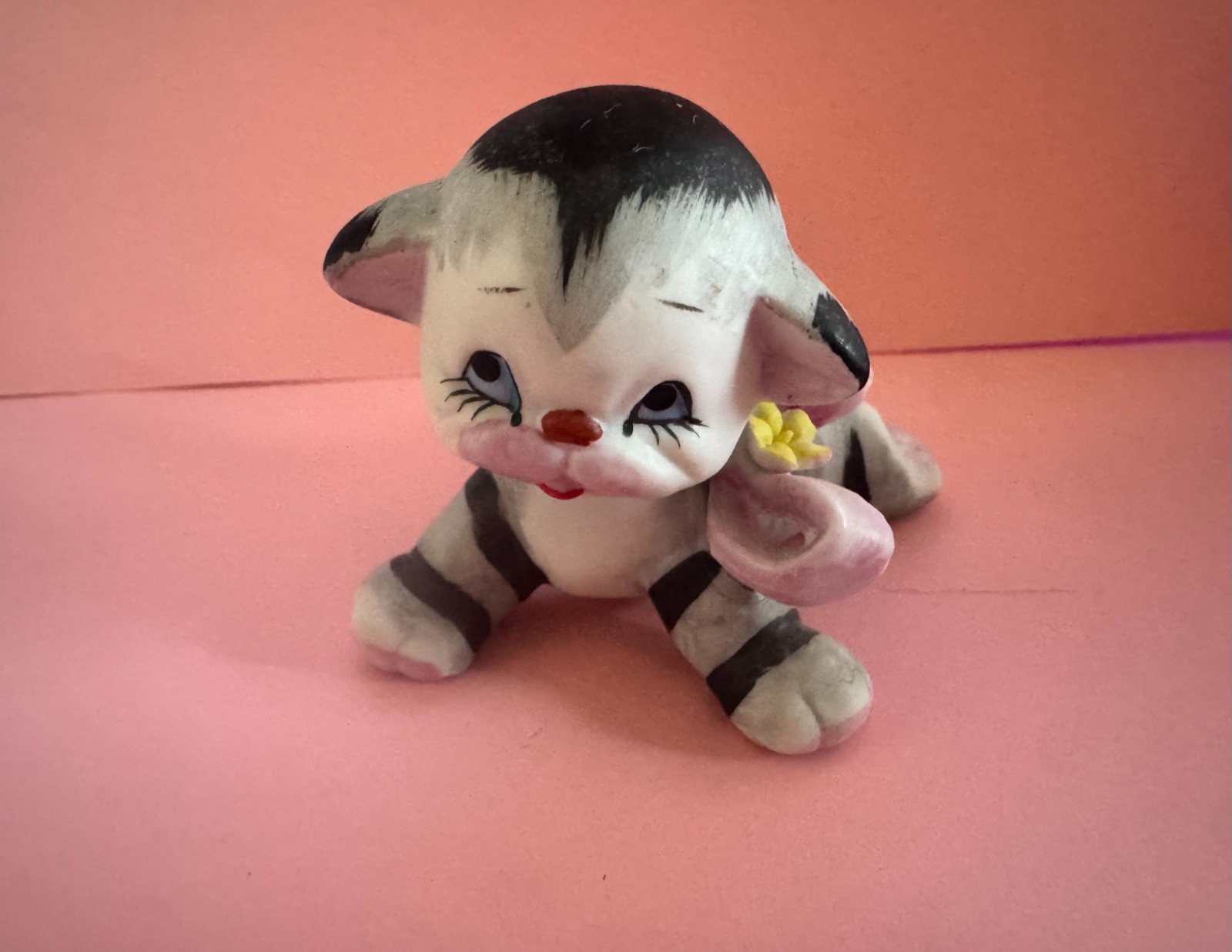 Vintage Beth Barton MCM Vintage Ceramic Cat Figure w/ Pink Bow