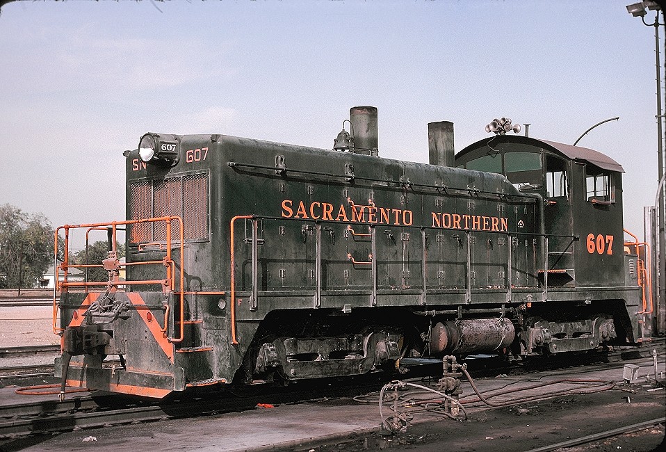 Sacramento Northern (SN) - NW2 - #607 - Original 35mm Slide.