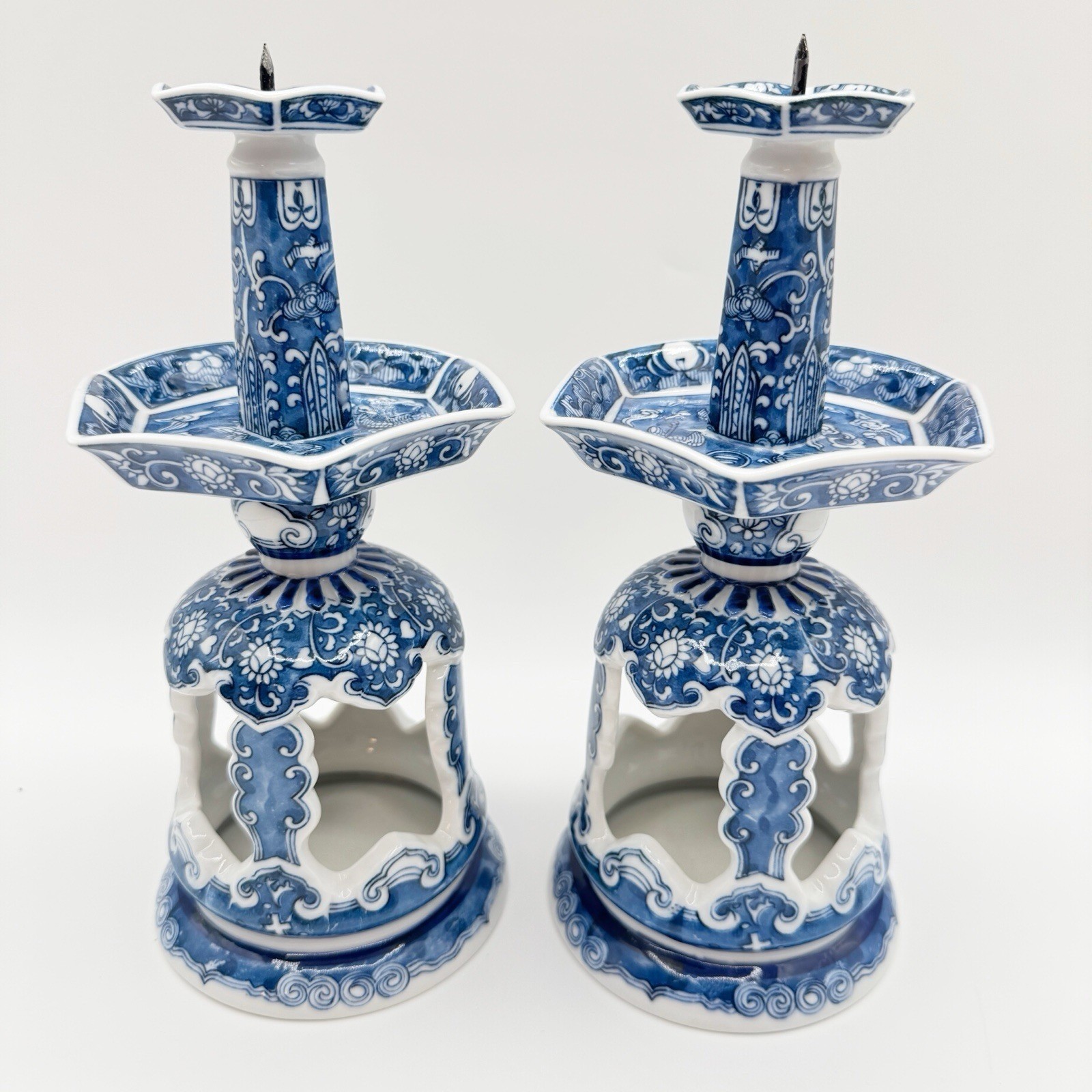 Vtg Blue White Chinoiserie Porcelain Pierced Pair Candlesticks Japan Sadek 9\