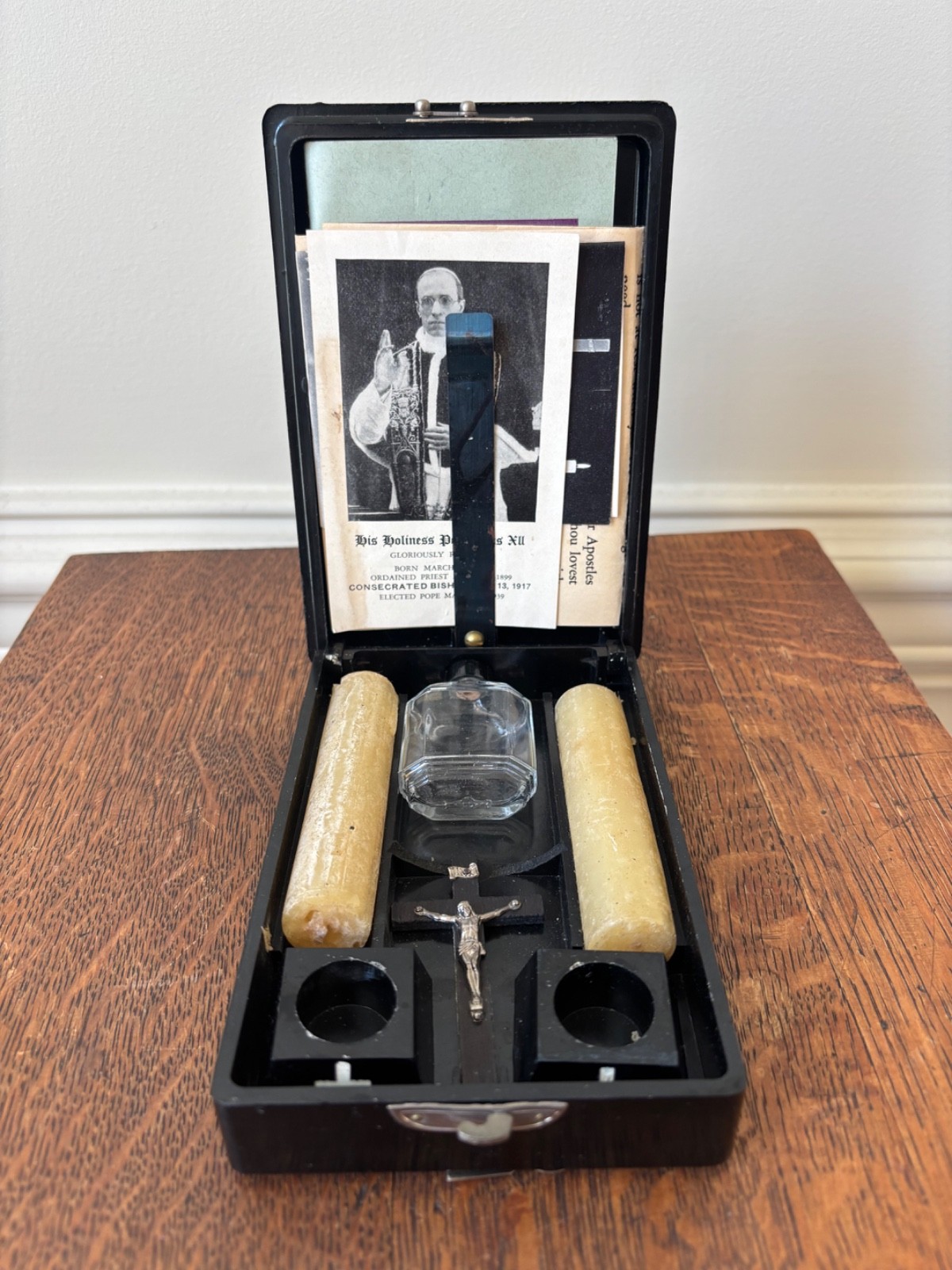 ANTIQUE EARLY VINTAGE CATHOLIC PRIESTS SICK CALL LAST RITES BOX SET Leather INRI ANTIQUE EARLY VINTAGE CATHOLIC PRIESTS SICK CALL LAST RITES BOX SET Leather INRI
