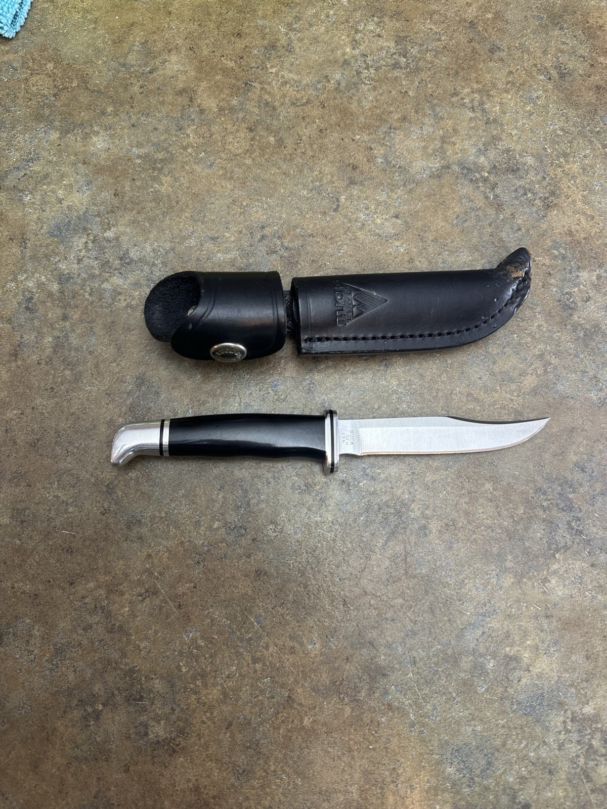 Vintage 1998 Buck 102 Woodsman Fixed Blade Hunting Knife Sheath USA U Stamp Vintage 1998 Buck 102 Woodsman Fixed Blade Hunting Knife Sheath USA U Stamp