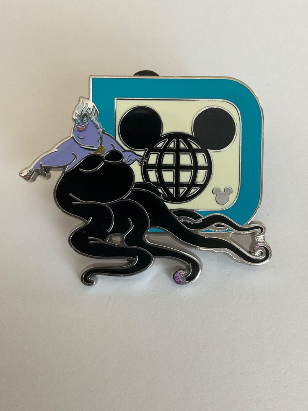 2025 Ursula Walt Disney World D Series Hidden Disney Pin Mickey Pin C5
