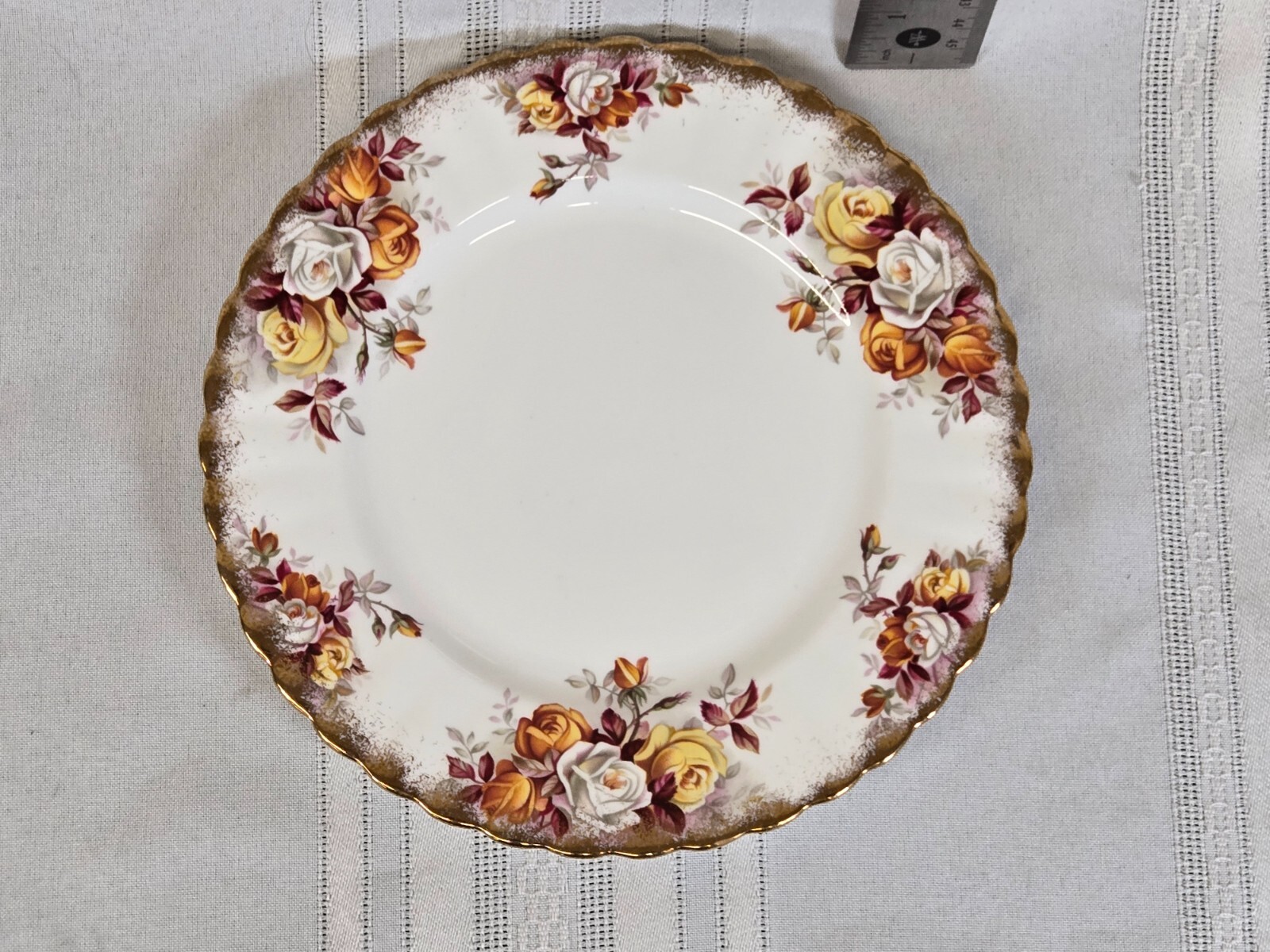 Royal Albert Lenora dessert pie Plate 7 1/4\