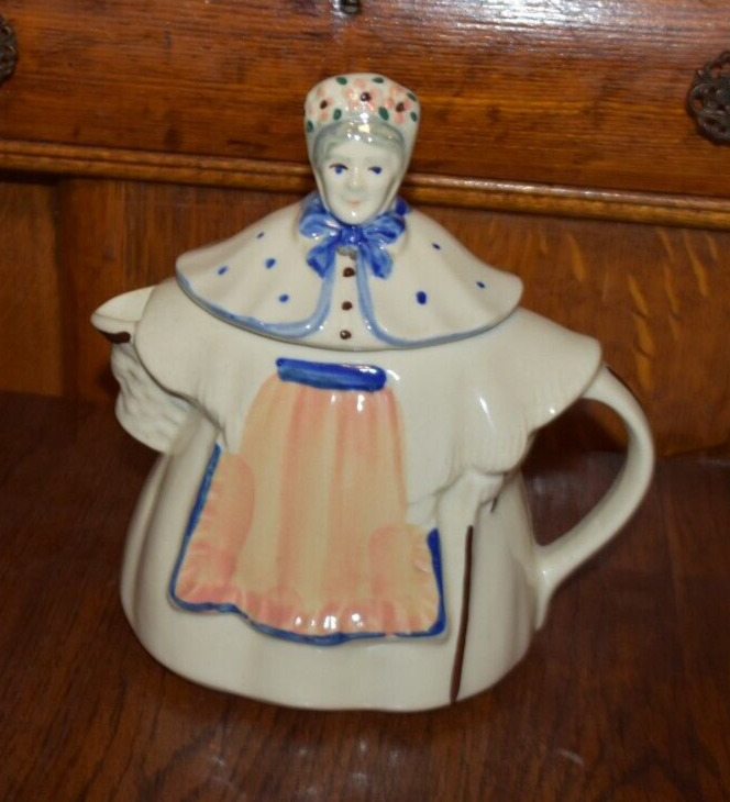 Vintage 1940's SHAWNEE Ceramic Granny Ann with Basket Tea Pot