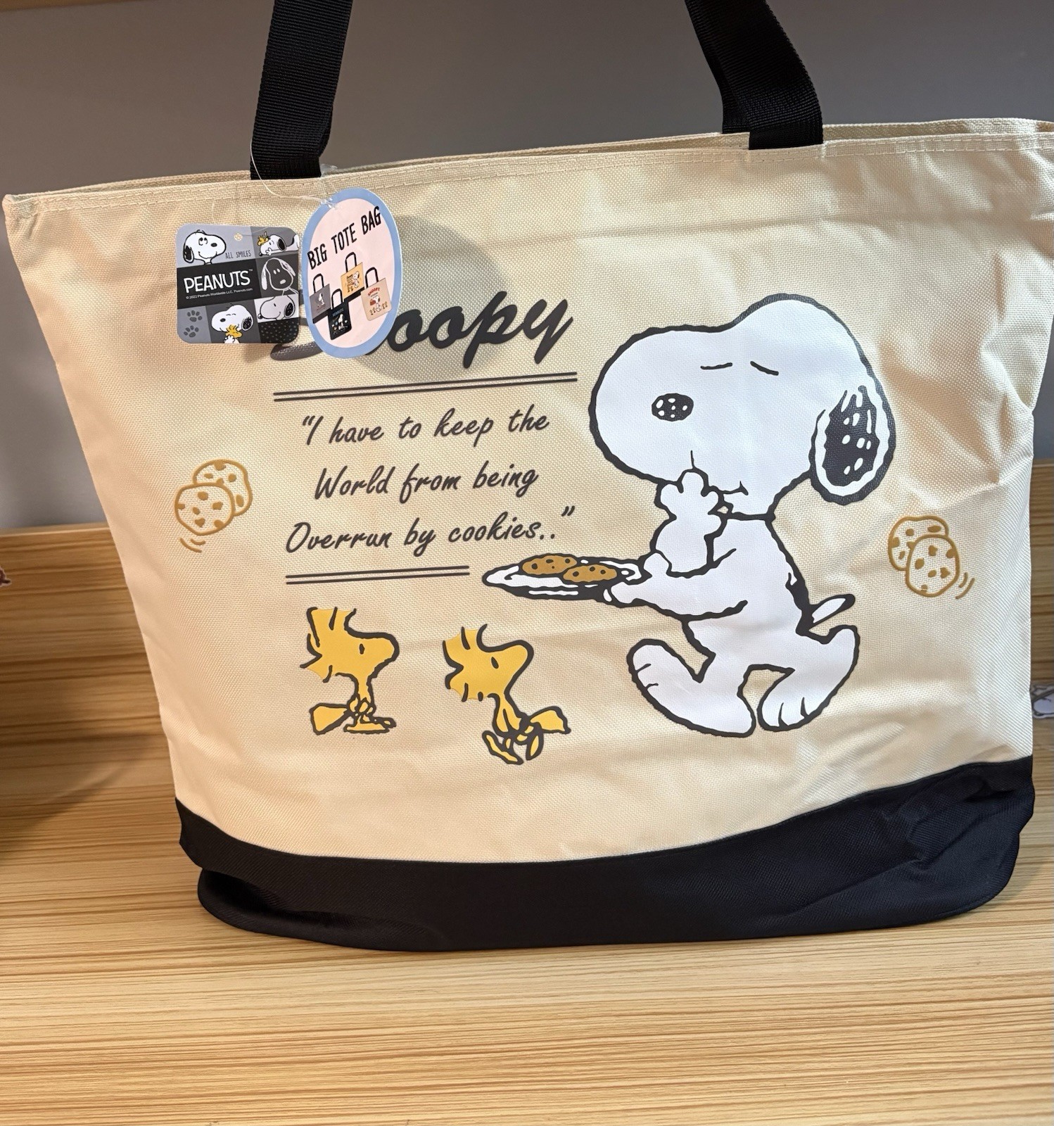 Peanuts Snoopy Large Tote Bag with Zipper **New With Tag Peanuts Snoopy Large Tote Bag with Zipper **New With Tag