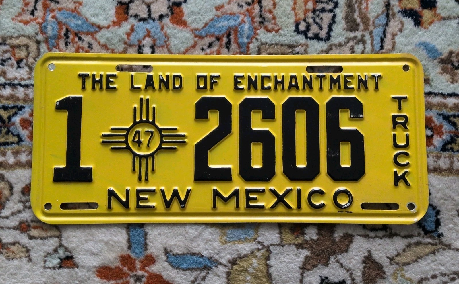 Excellent VinTagE 1947 NEW MEXICO TRUCK LICENSE PLATE 1 2606 ORIGINAL CONDITION 
