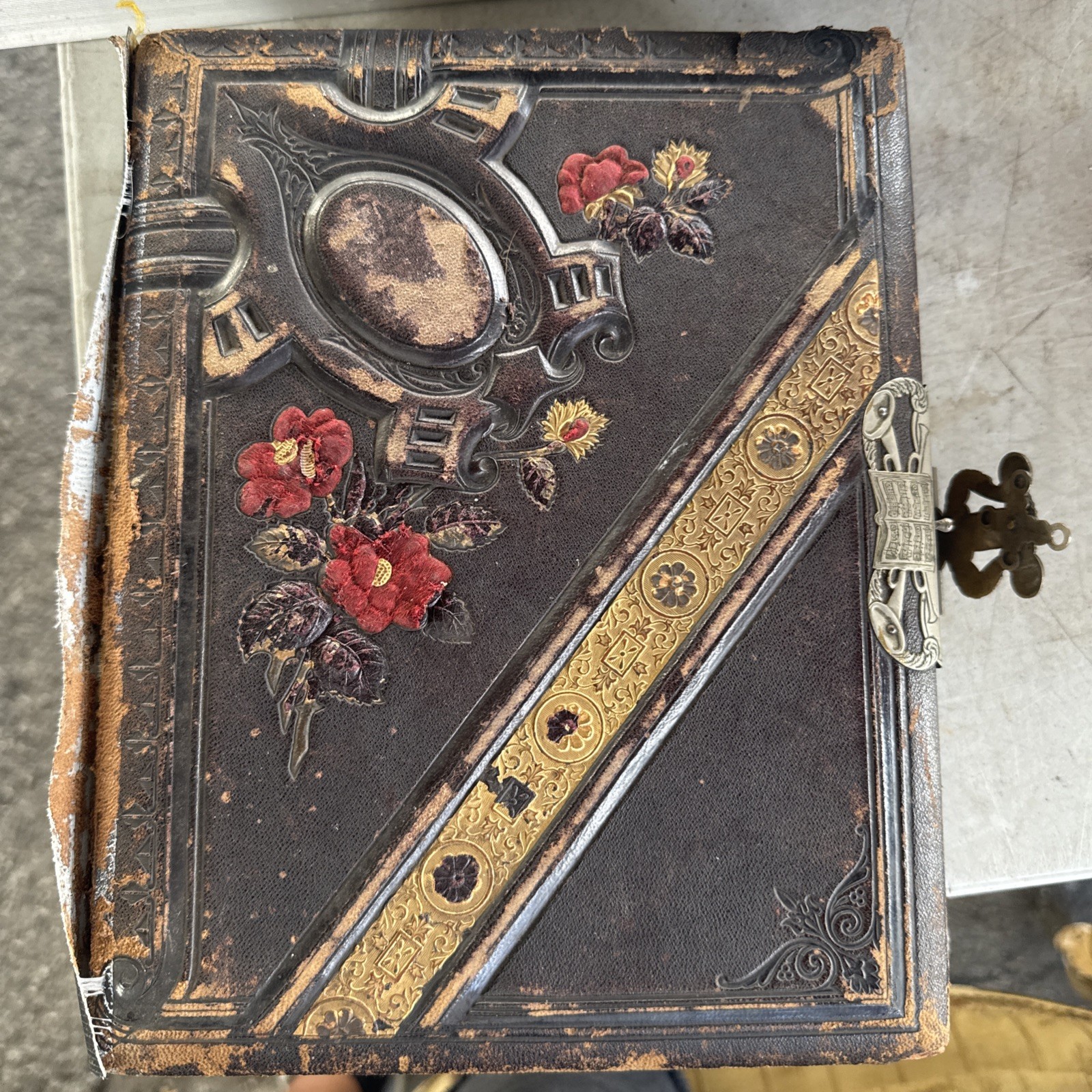 1800s Victorian Hunting Photo Album  Embossed Leather Brass Clasp Antique Family