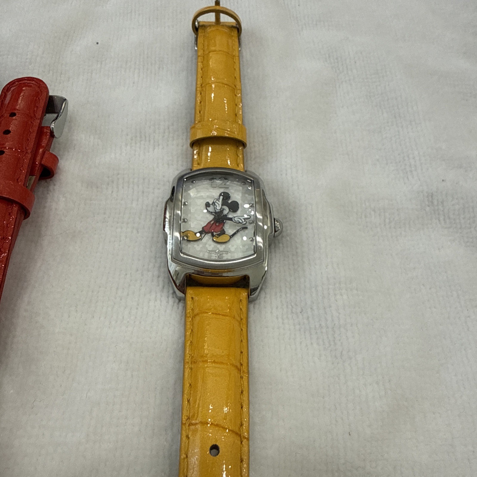 657Invicta Disney Mickey Mouse Watch Set w/ Interchangeable Straps like new 