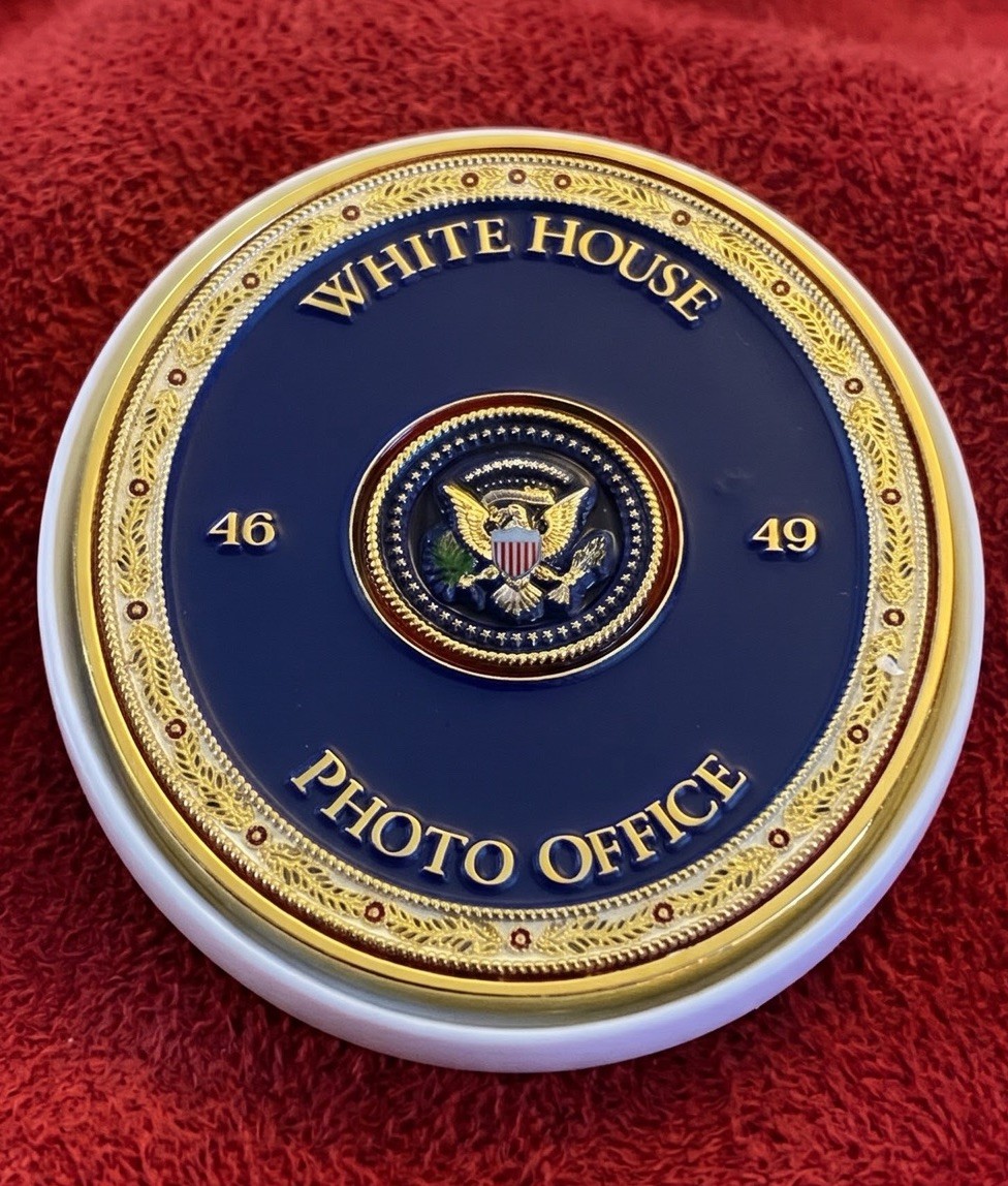 Ultra Rare Authentic White House POTUS Photographer Oval Office Challenge Coin Ultra Rare Authentic White House POTUS Photographer Oval Office Challenge Coin