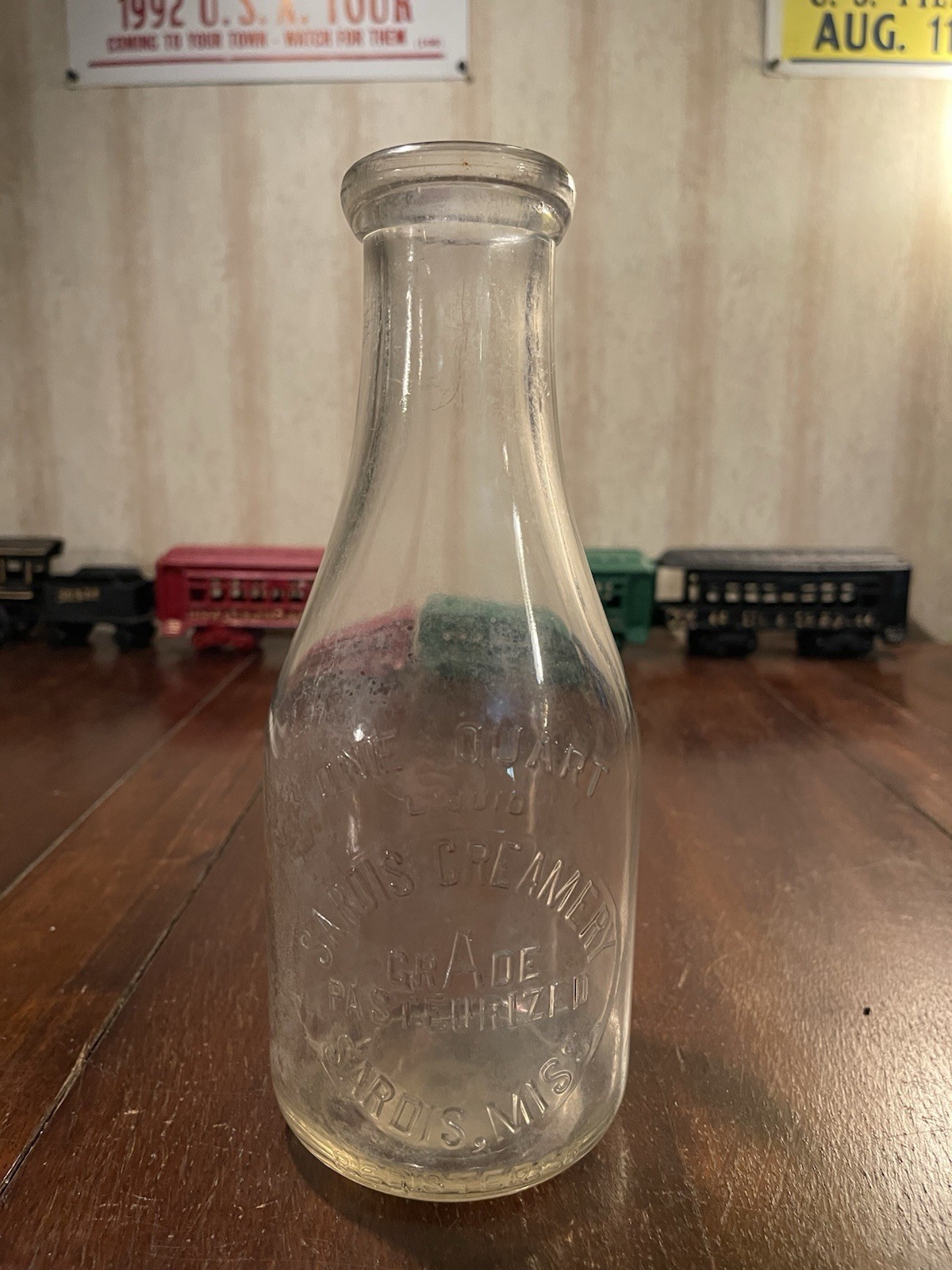 Sardis Mississippi Creamery Quart Milk Bottle Vintage Beautiful Condition 9”