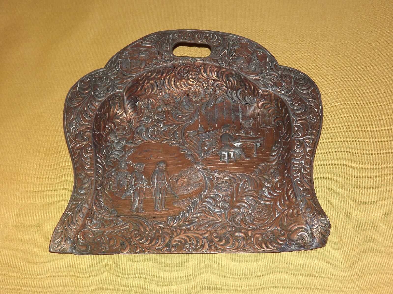 VINTAGE DECORATIVE COPPER TABLE BUTLER CRUMBER CRUMB TRAY