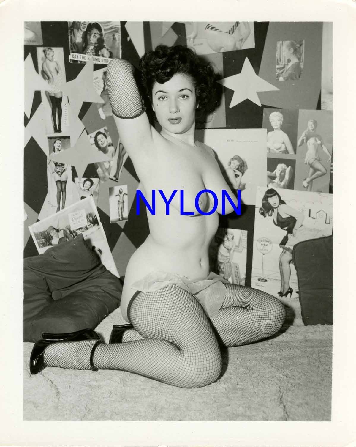 RARE 4 x 5 PHOTOGRAPH OF NUDE MODEL LYNNE CARTER