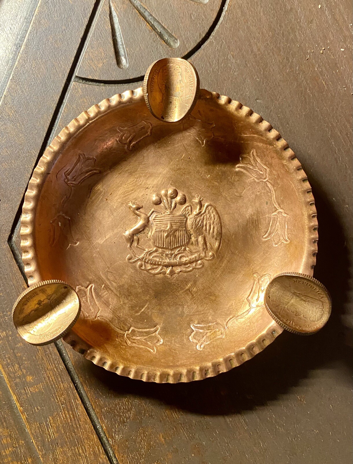 Vintage Republica de Chile Crest Small Copper Plate Ashtray decorative trim